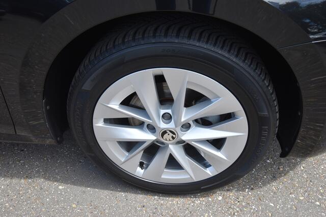 Skoda OCTAVIA Combi 1.0 e-TSI Business Edition , NAVI , CR CONTR , LED KOPLAMPEN , LMV17 , PDC V+A ,