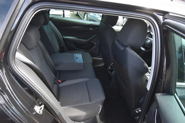 Skoda OCTAVIA Combi 1.0 e-TSI Business Edition , NAVI , CR CONTR , LED KOPLAMPEN , LMV17 , PDC V+A ,