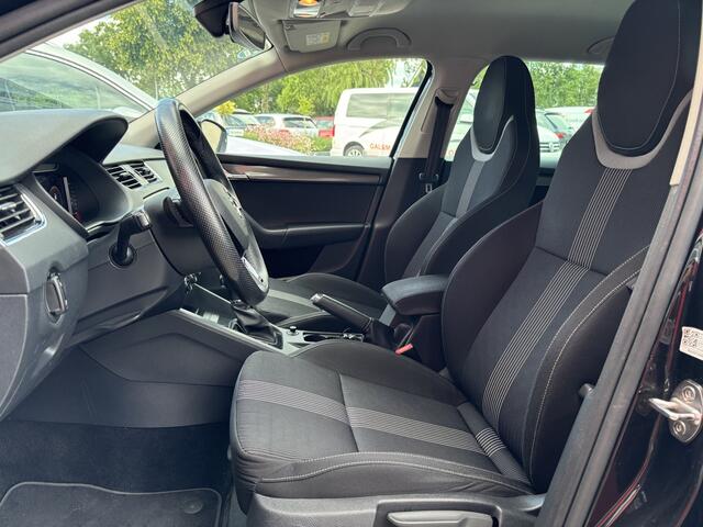 Skoda OCTAVIA Combi 1.5 TSI Greentech Style Business AUTOMAAT / RS-STOELEN / VIRTUAL / CANTON / KEYLESS / FULL LED / STOELVERW / NL-AUTO