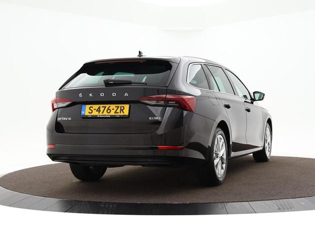 Skoda OCTAVIA Combi 1.0 e-Tsi 110pk DSG Business Edition Plus · Apple/Android Car Play · Navi · P-Sensoren · Sfeerverlichting · Elek. Achterklep · 17'' Inch · Garantie t/m 09-05-2027 of 100.000km