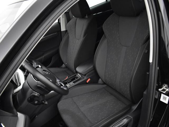 Skoda OCTAVIA Combi 1.0 e-Tsi 110pk DSG Business Edition Plus · Apple/Android Car Play · Navi · P-Sensoren · Sfeerverlichting · Elek. Achterklep · 17'' Inch · Garantie t/m 09-05-2027 of 100.000km