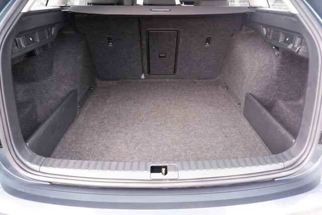 Skoda OCTAVIA Combi 1.5 e-TSI Business Edition Plus Trekhaak | Virtual Cockpit | LED | Navi | Carplay