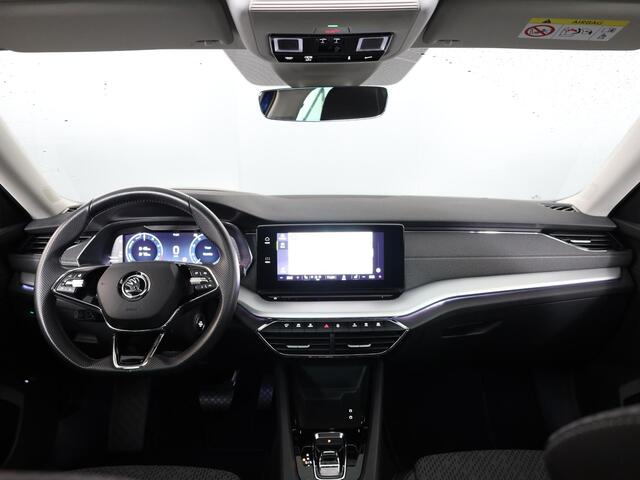 Skoda OCTAVIA Combi 1.4 TSI iV PHEV Style 204 pk Automaat (DSG) | Navigatie | Panoramadak | Trekhaak (afneembaar) | Parkeersensoren (Park assist) | Achteruitrijcamera | Autom. airco (3 zones) |