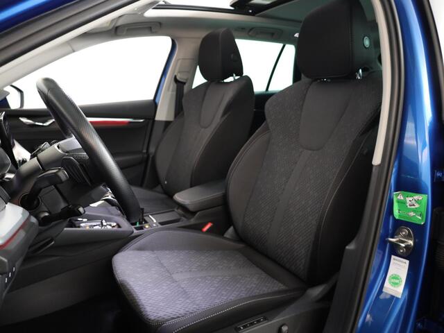 Skoda OCTAVIA Combi 1.4 TSI iV PHEV Style 204 pk Automaat (DSG) | Navigatie | Panoramadak | Trekhaak (afneembaar) | Parkeersensoren (Park assist) | Achteruitrijcamera | Autom. airco (3 zones) |