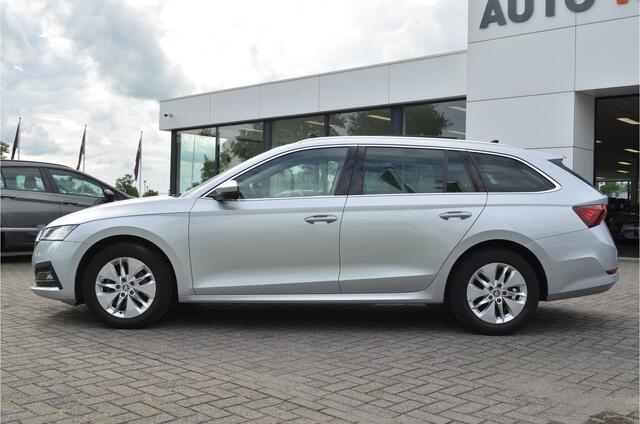 Skoda OCTAVIA Combi 1.0 e-TSI Ambition Pano | Trekhaak elektr | Stoelverwarming + achter | Dodehoeksensor | Virtual cockpit | LED koplampen | getint glas