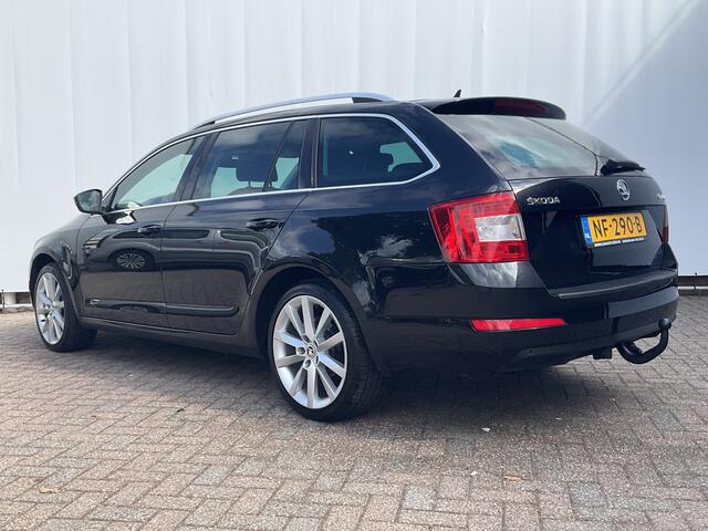 Skoda OCTAVIA Combi 1.4 TSI Style Xenon Aut Trekhaak Canton Stoelverw Carplay Voll.Onderhouden!