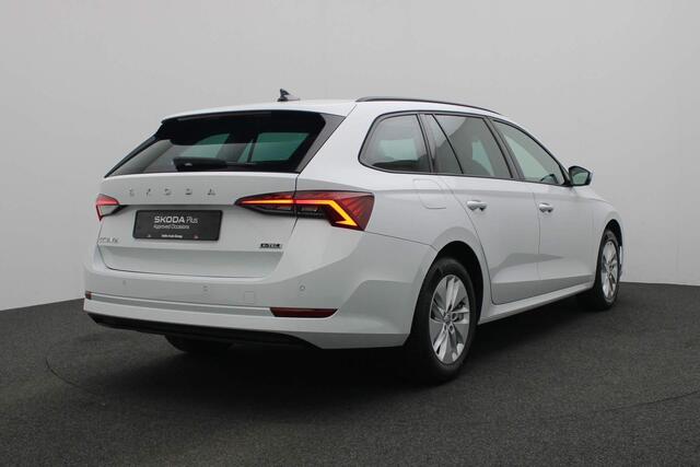 Skoda OCTAVIA Combi 1.0 e-TSI 110PK DSG Business Edition | Navi | Keyless | Parkeersensoren voor/achter | Cruise | Apple Carplay / Android Auto