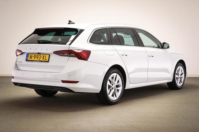 Skoda OCTAVIA Combi 1.0 TSI Business Edition | STOELVERWARMING | DAB | APPLE | EASY OPEN | CAMERA | 17"