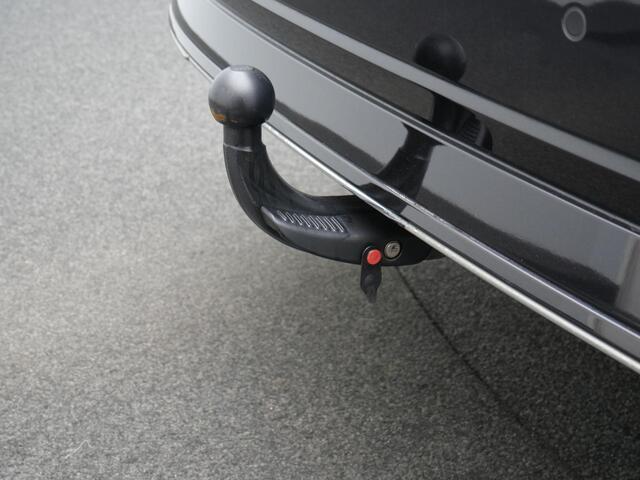 Skoda OCTAVIA Combi 1.4 TSI 204 pk DSG PHEV Sportline | Full LED Matrix | Trekhaak | Aadaptieve onderstelregeling (DCC) | CANTON sound | Side Assist | Stoelverwarming | Head-Up Display | 17 inch