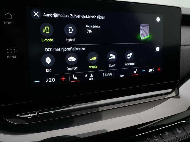 Skoda OCTAVIA Combi 1.4 TSI 204 pk DSG PHEV Sportline | Full LED Matrix | Trekhaak | Aadaptieve onderstelregeling (DCC) | CANTON sound | Side Assist | Stoelverwarming | Head-Up Display | 17 inch