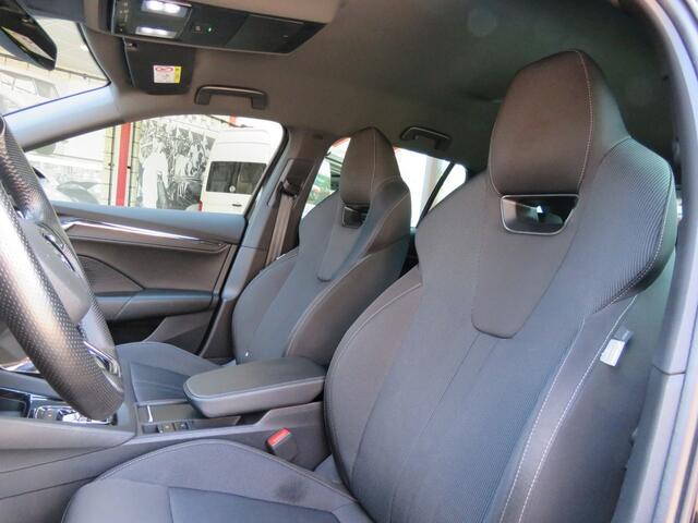 Skoda OCTAVIA 1.4 TSI 204PK IV PHEV SPORTLINE / 19 Inch / Memory Sportstoelen / Zwarte hemel / Stoelverw. / BOVAG garantie