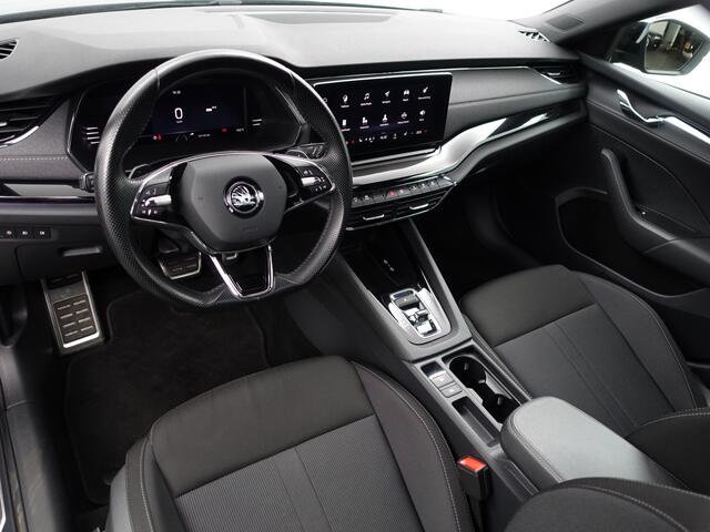 Skoda OCTAVIA Combi 1.0 e-TSI Business Edition Plus Aut- Panoramadak, Sport Interieur, Sfeerverlichting, Xenon Led, Dynamic Select, CarPlay