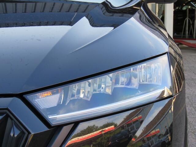 Skoda OCTAVIA 1.0 e-TSI DSG-aut. Sport Business / Sportstoelen / Navi / Zwarte hemel / BOVAG garantie