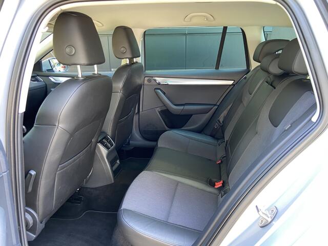 Skoda OCTAVIA 1.0 TSI 116PK Aut. Amb bns/Stoelverw/Half leer/Privacy glass/