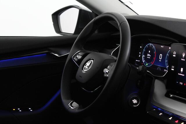 Skoda OCTAVIA Combi 1.0 e-TSI Ambition > Trekhaak/Camera/Stoelverwarming/Sfeerverlichting.... | 4353|