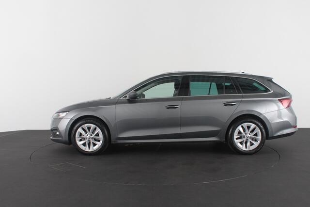 Skoda OCTAVIA Combi 1.0 e-TSI Ambition > Trekhaak/Camera/Stoelverwarming/Sfeerverlichting.... | 4353|