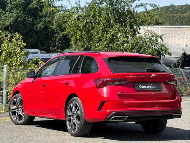 Skoda OCTAVIA Combi 1.4 TSI RS iV PHEV Pano Head-Up Canton Elektr. RS-Zetels ACC 19-Inch Keyless Side/Lane VOL!