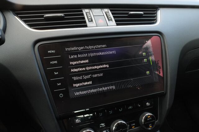 Skoda OCTAVIA Combi 1.0 TSI Greentech Style Business LED koplampen, Groot navi, ACC, Keyless entry