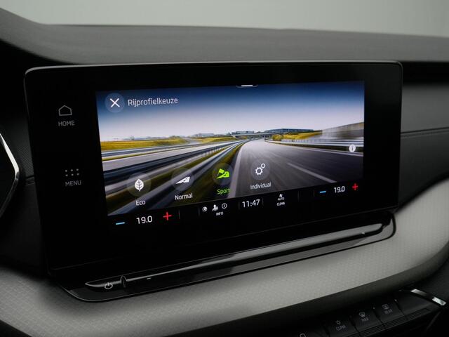 Skoda OCTAVIA Combi 1.0 e-TSI 110 pk DSG Business Edition | Trekhaak | Navigatie | Parkeersensoren voor/achter