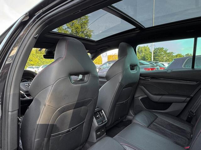 Skoda OCTAVIA Combi 1.4 TSI RS iV PHEV Business Pano Head-Up Canton Elektr. RS-Zetels ACC 19-Inch Keyless Side/Lane VOL!