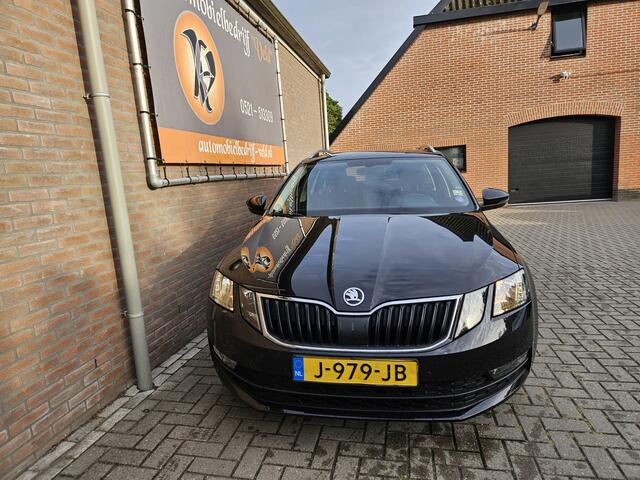 Skoda OCTAVIA Combi 1.0 TSI Greentech Business Edition