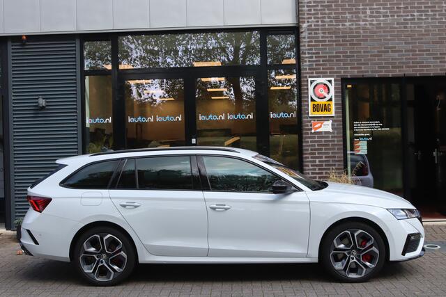 Skoda OCTAVIA Combi 1.4 TSI RS iV PHEV Matrix LED/ACC/Keyless/Camera/Head-up/Columbus/Trekhaak wegkl./19"
