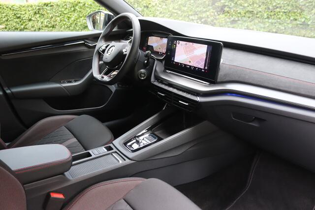 Skoda OCTAVIA Combi 1.4 TSI RS iV PHEV Matrix LED/ACC/Keyless/Camera/Head-up/Columbus/Trekhaak wegkl./19"