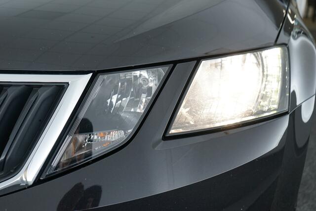 Skoda OCTAVIA Combi 1.5 TSI Greentech Business Edition