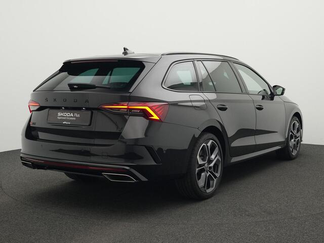 Skoda OCTAVIA Combi 1.4 TSI RS iV 245 pk DSG PHEV Business | Matrix LED koplampen | Adaptief onderstel (DCC) | Stoel-/achterbankverwarming | 19 inch