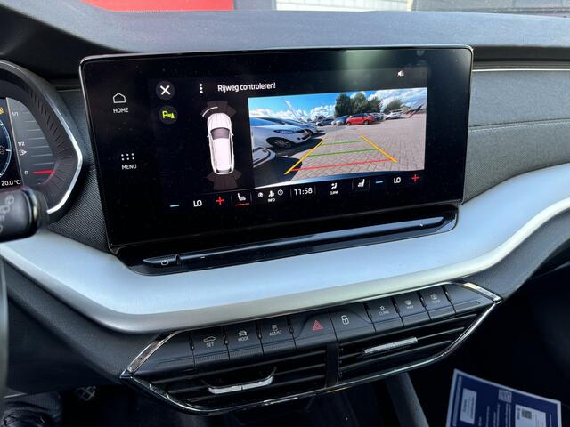 Skoda OCTAVIA Combi 1.5 e-TSI 150PK Business Edition Plus AUTOMAAT / HUD / VIRTUAL / STOELVERW / CAMERA / DAB+ / CARPLAY / CRUISE / PDC / FULL LED