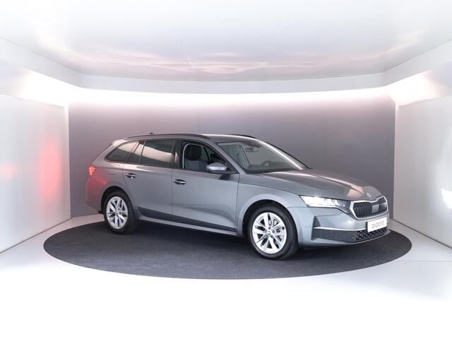 Skoda OCTAVIA Combi 1.5 TSI MHEV Business Edition 115 pk Automaat (DSG) | Verlengde garantie | Navigatie | Parkeersensoren | Achteruitrijcamera | LED koplampen | Stoelverwarming |