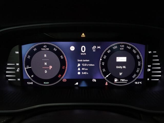 Skoda OCTAVIA Combi 1.5 TSI MHEV Business Edition 115 pk Automaat (DSG) | Verlengde garantie | Navigatie | Parkeersensoren | Achteruitrijcamera | LED koplampen | Stoelverwarming |