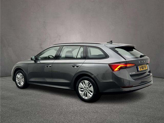 Skoda OCTAVIA Combi Business Edition 1.0 TSI 110pk Cruise control, Navigatie, Parkeersensoren, Elektrische achterklep, App connect, LED koplampen, Airco, DAB, Radio, Bluetooth