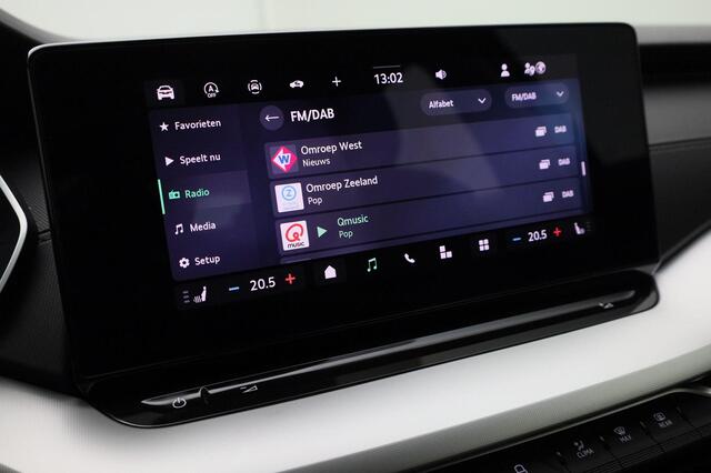 Skoda OCTAVIA Combi 1.5TSI/150PK MHEV Selection DSG · Trekhaak · Camera · Apple/Android Car Play · Achterbank verwarmd · Keyless · Garantie tot januari 2027