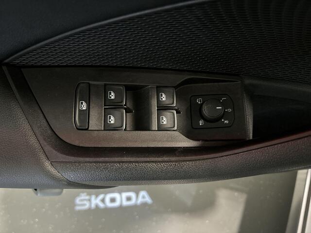 Skoda OCTAVIA Combi 1.0 e-TSI 110pk DSG Business Edition Plus · Apple/Android Car Play · Dodehoeksensor · Navigatie · Keyless · Elek. Achterklep · P-Sensoren · 17'' Inch · Garantie t/m 14-08-2027 of 100.000km