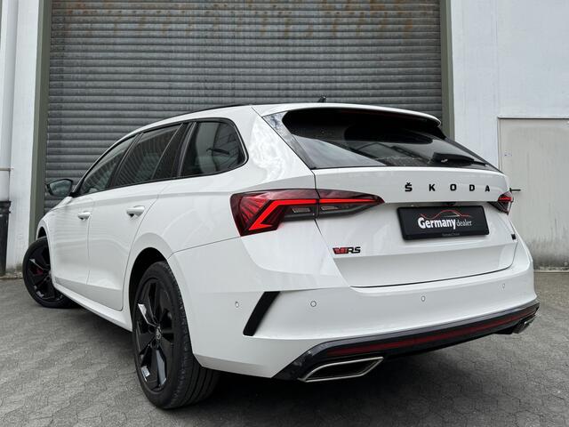 Skoda OCTAVIA Combi 1.4 TSI 245pk RS iV PHEV Business Pano Keyless Ambiente Verlichting Park Assist