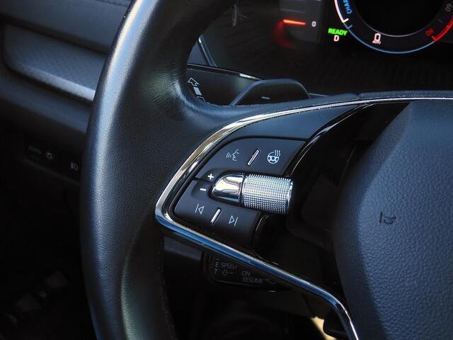 Skoda OCTAVIA Combi 1.4TSi PHEV BUSINESS ED/ ADAPTIVE CRUISE/ SFEERVERLICHTING/ ELEKT. KLEP/ PDC V+A