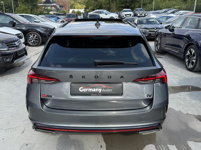 Skoda OCTAVIA Combi 1.4 TSI 245pk RS iV PHEV Business Pano Head-Up Adaptive Cruise Keyless Lane Assist