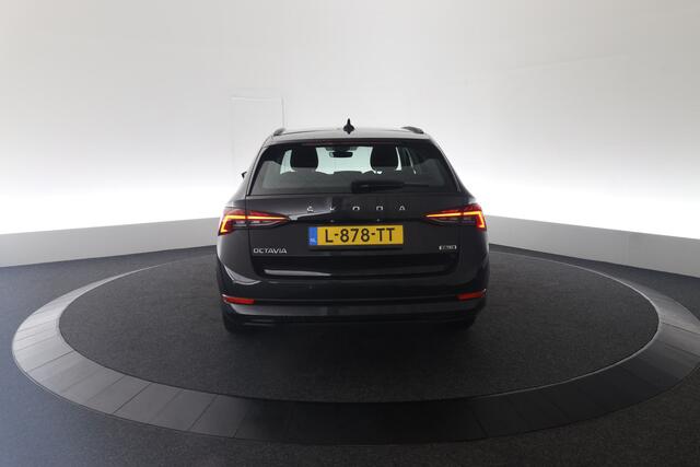 Skoda OCTAVIA Combi 1.5 e-TSI Business Edition