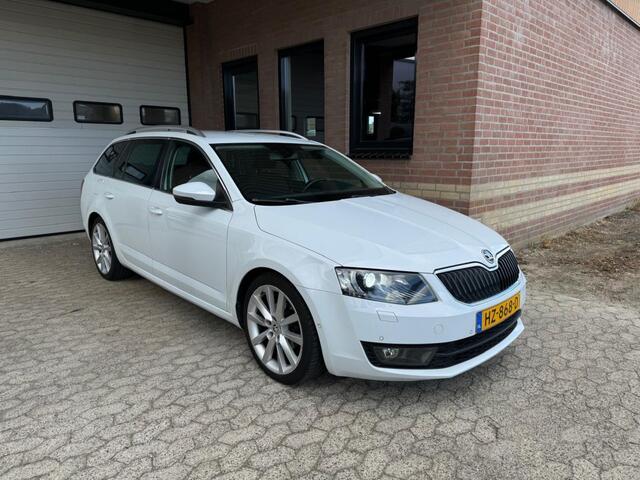 Skoda OCTAVIA Combi 1.2 TSI xenon camera keyless stoelverw.