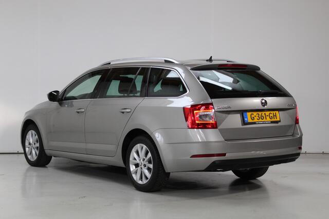Skoda OCTAVIA Combi 1.0 TSI Ambition Business | DSG | Carplay | Dealer Onderhouden