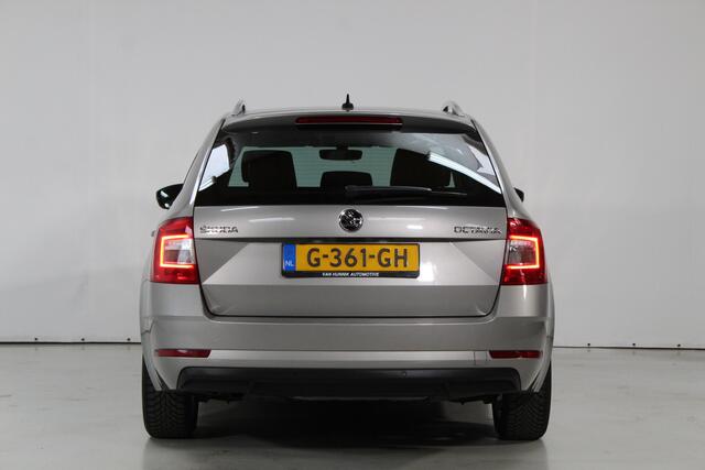 Skoda OCTAVIA Combi 1.0 TSI Ambition Business | DSG | Carplay | Dealer Onderhouden