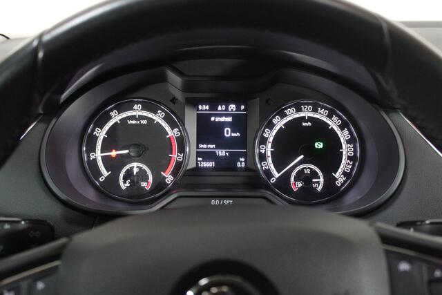 Skoda OCTAVIA Combi 1.0 TSI Ambition Business | DSG | Carplay | Dealer Onderhouden