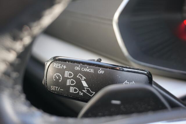 Skoda OCTAVIA Combi 1.4 TSI iV PHEV Business Edition | STOELVERW. | CAMERA | COCKPIT |