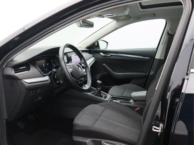 Skoda OCTAVIA Combi 1.5 TSI First Edition/ compleet/ zeer mooi!