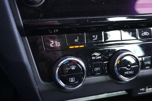 Skoda OCTAVIA Combi 1.0 TSI Automaat Clever Edition | PARELMOER WIT | TREKHAAK | STOELVERW. |