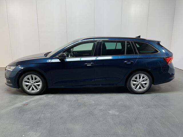 Skoda OCTAVIA Combi 1.0 e-TSI Sport Business / AUTOMAAT/ ELEKTR. TREKHAAK/ GARANTIE TM 06-2027/ NAVI/ PARK. SENSOREN/ RIJ-MODI/ CLIMA/ DIGITAL DASH/ SMARTLINK/ DAB/ LED/ CRUISE