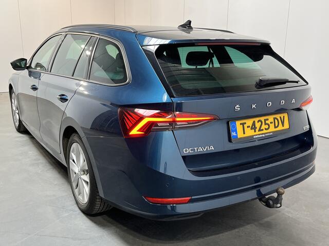 Skoda OCTAVIA Combi 1.0 e-TSI Sport Business / AUTOMAAT/ ELEKTR. TREKHAAK/ GARANTIE TM 06-2027/ NAVI/ PARK. SENSOREN/ RIJ-MODI/ CLIMA/ DIGITAL DASH/ SMARTLINK/ DAB/ LED/ CRUISE