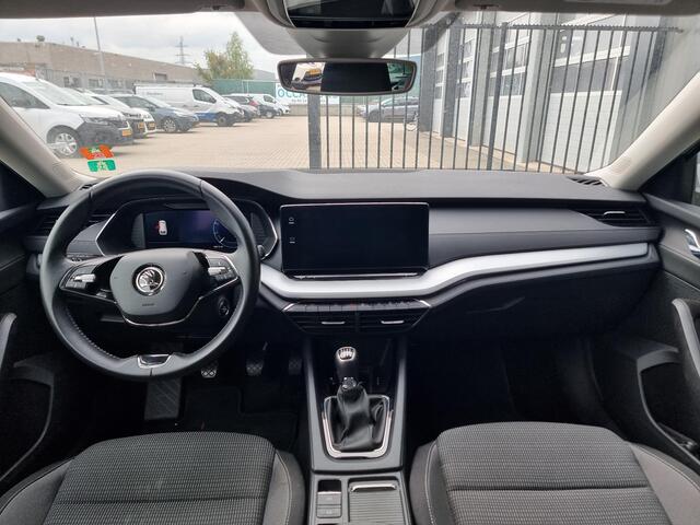 Skoda OCTAVIA Combi 1.0 TSi 110 Business Edition | Stoelverwarming | Achterrijcamera | Climate Control |