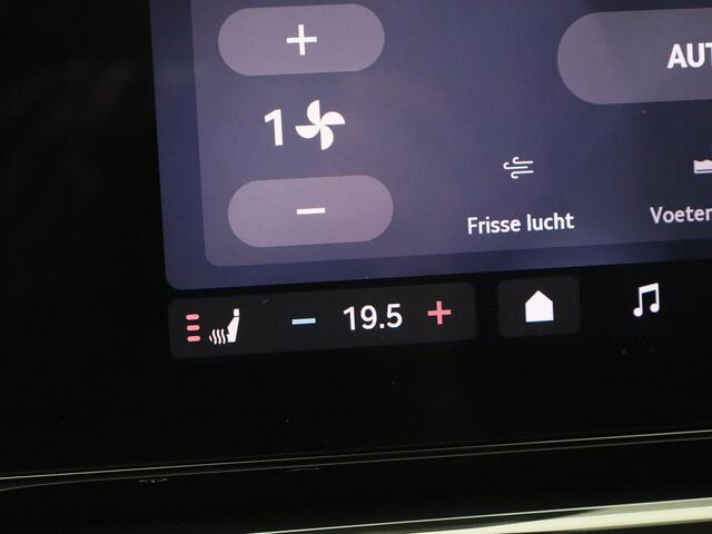 Skoda OCTAVIA Combi 1.5 TSI MHEV 110kW/150PK Selection · Trekhaak · Camera + Parkeersensoren · App connect · Garantie tot januari 2027